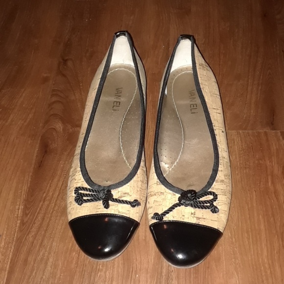 Vaneli Shoes - Vaneli Flats Women's sz 9N